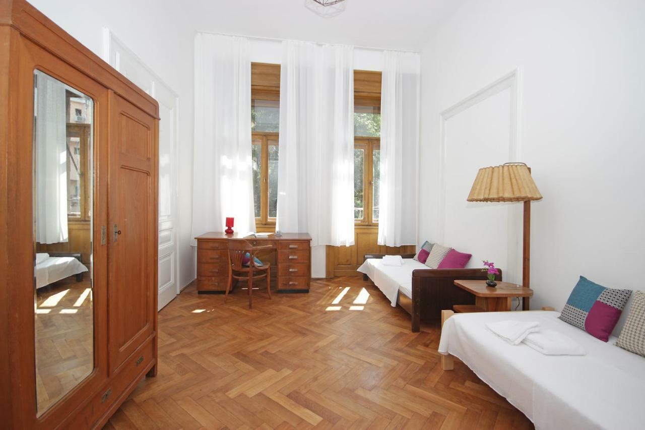 Apartment In The Top Center Of Old Town Pula Bagian luar foto